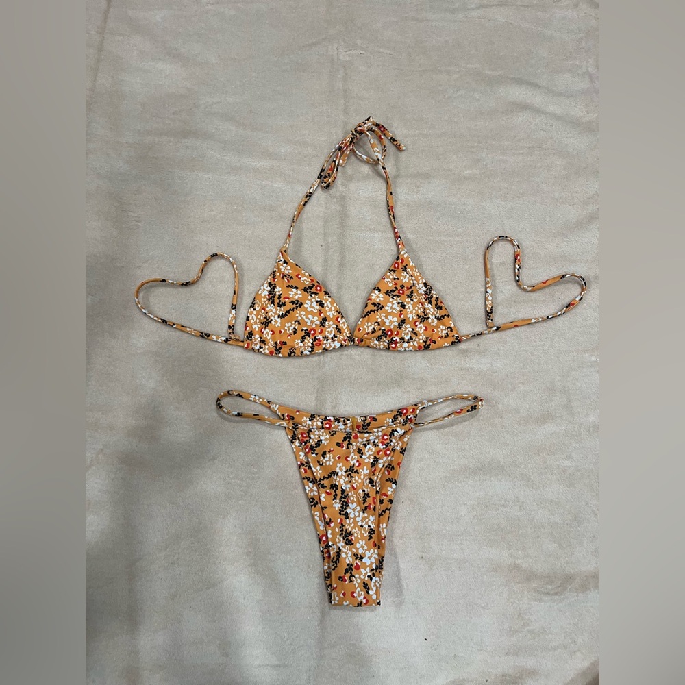 Floral Bikini Top in Orange and White✨🧡